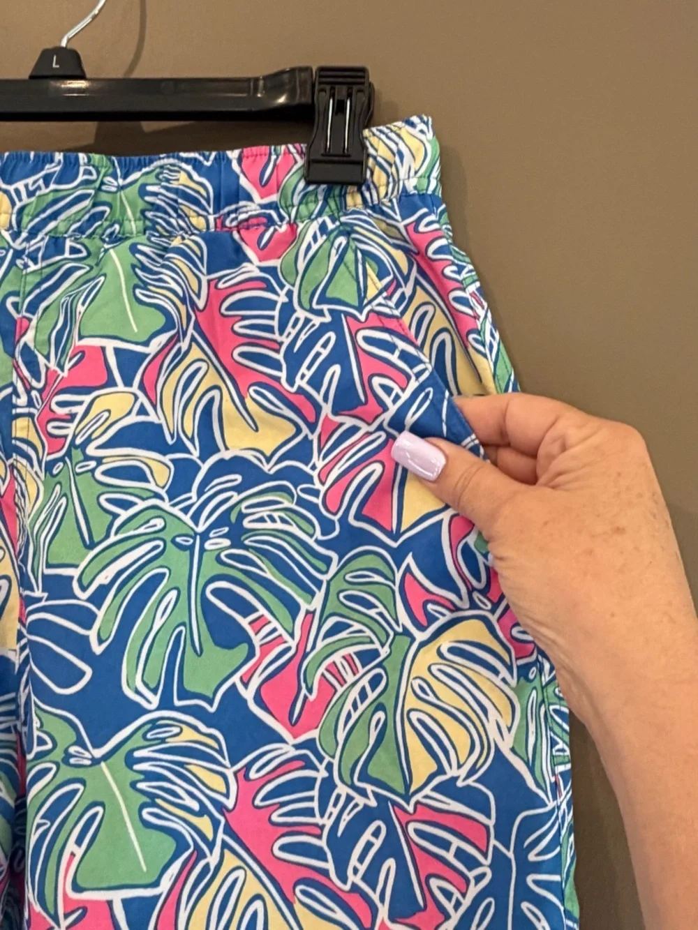 Vineyard Vines Chappy Colorful Tropical Leaves Swim Trunks, Lined, Size XS